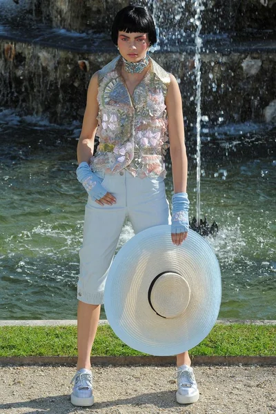 Look 64